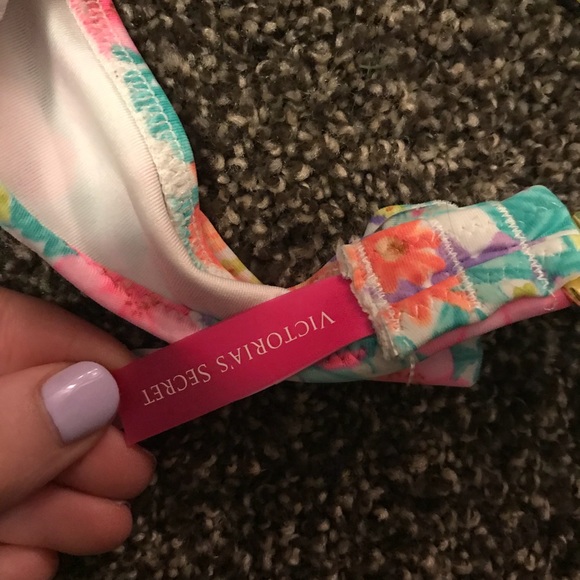 Victoria’s Secret floral bikini top - Picture 3 of 3